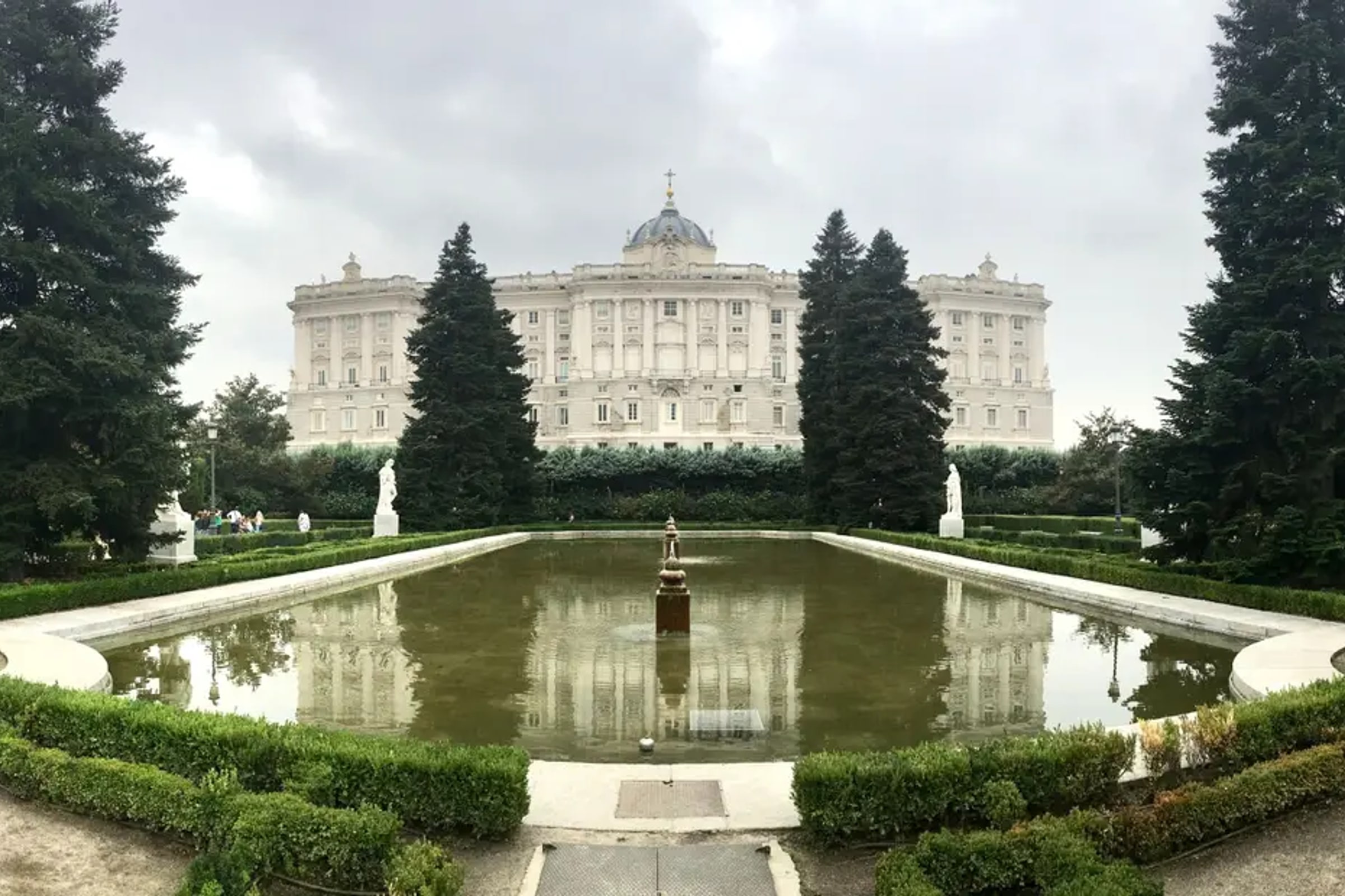 Royal Palace of Madrid Guided Tour with Fast Track Access